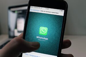 WhatsApp elimină milioane de conturi false în prima jumătate a anului