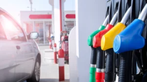 Prețurile la carburanți în weekend. Benzina și motorina, mai ieftine la pompă