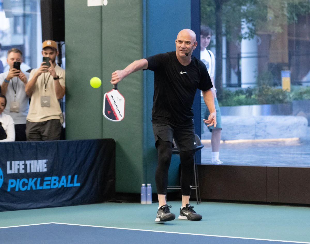 Legendarul Andre Agassi a urât tenisul. Campion, după o copilărie plină de abuzuri provocate de tată