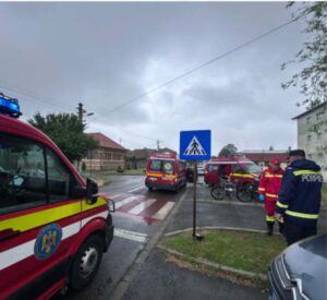 Intervenție de urgență la o școală din Arad. Elevii au acuzat stări de greață