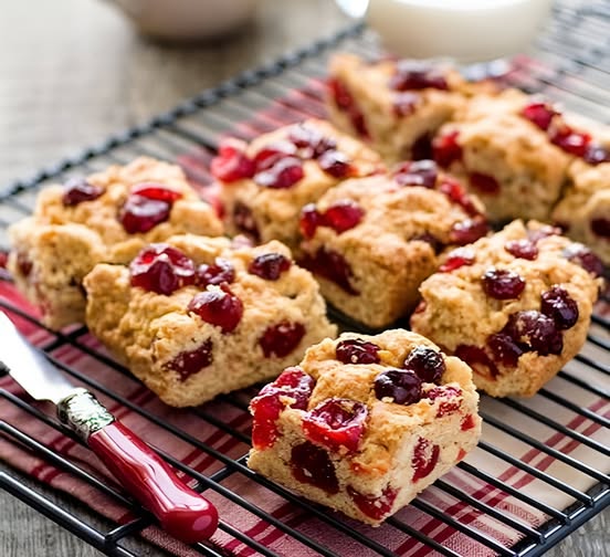 Biscuiți cu vișine, aroma copilăriei într-o rețetă ușor de preparat