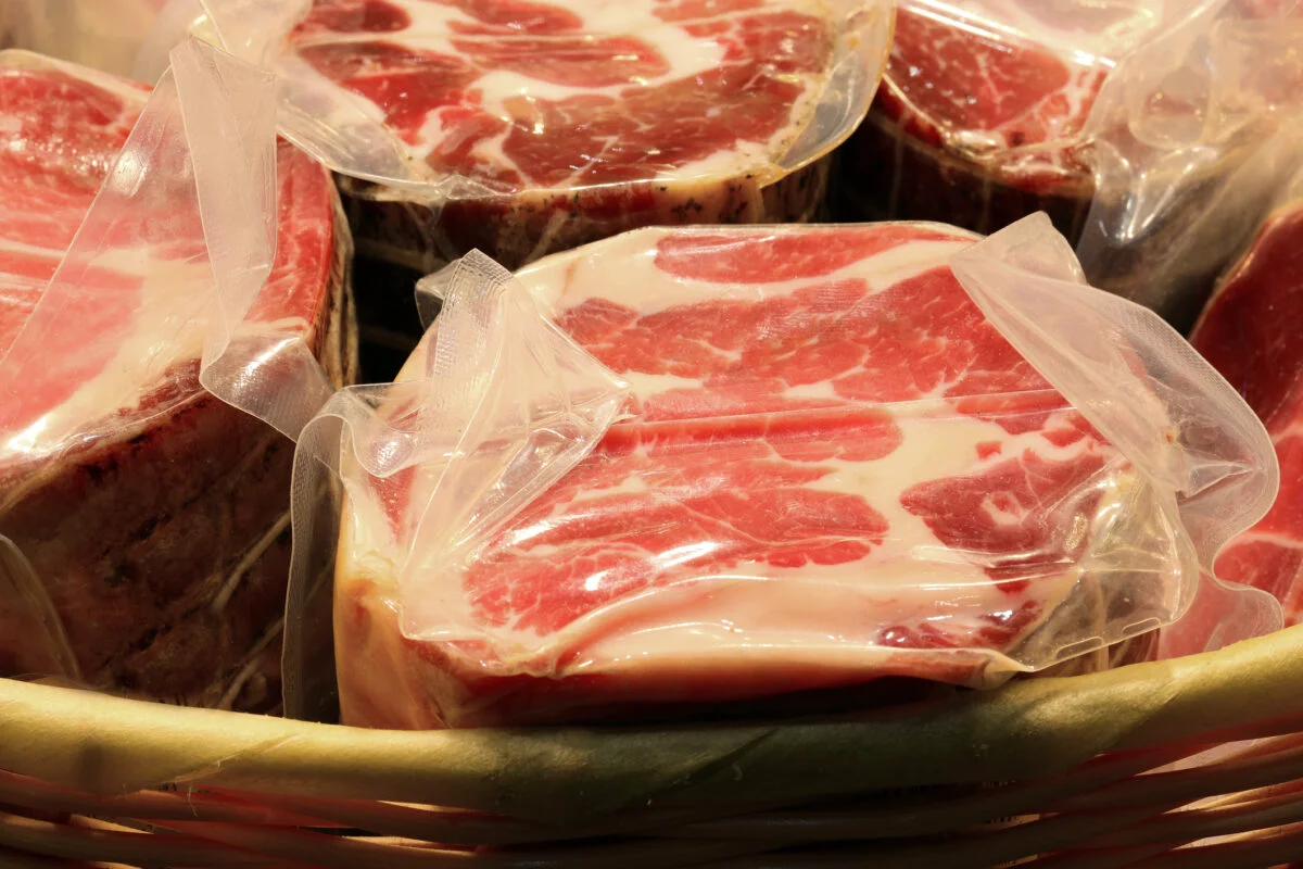Cât de rău s-a scumpit carnea de porc în România