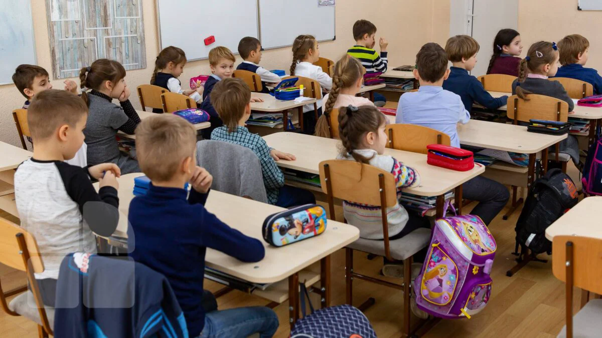 Sprijin financiar pentru părinții din Chișinău. Cum pot obține ajutor pentru rechizite și materiale școlare