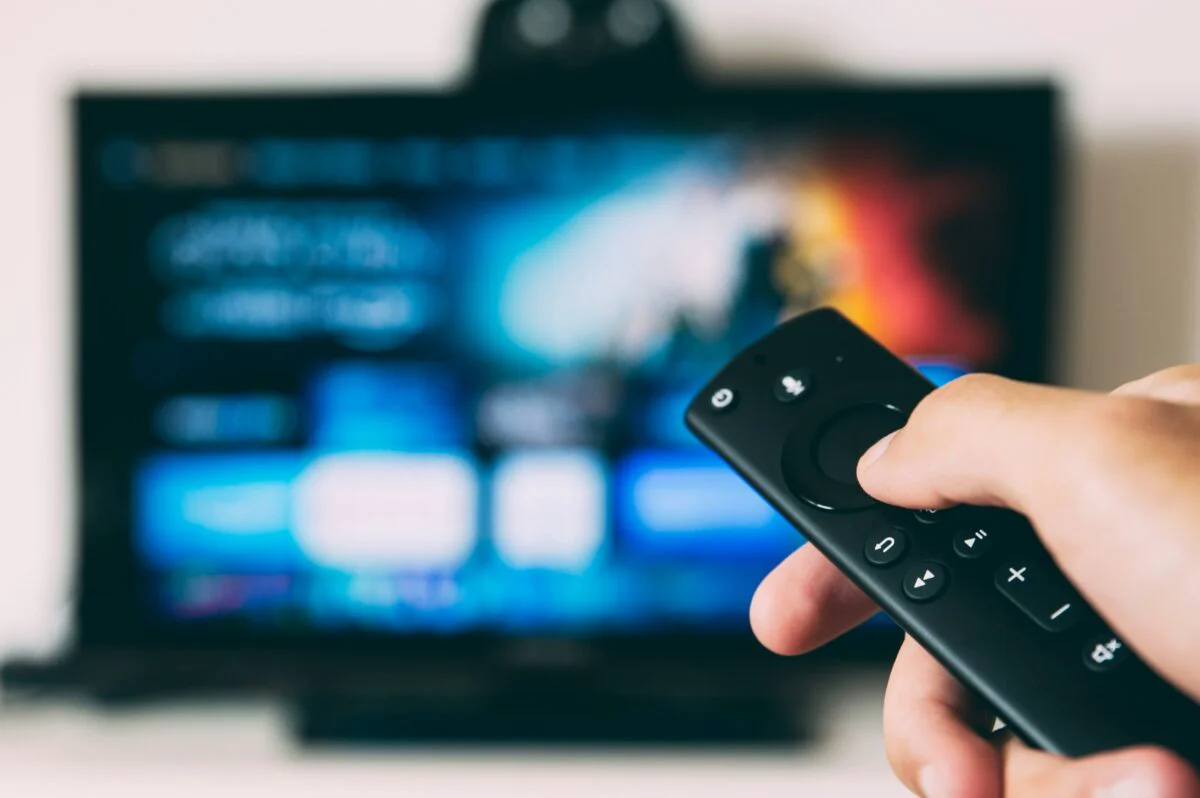 Totul despre achiziția și instalarea televizorului modern: de la selecție la conectivitate