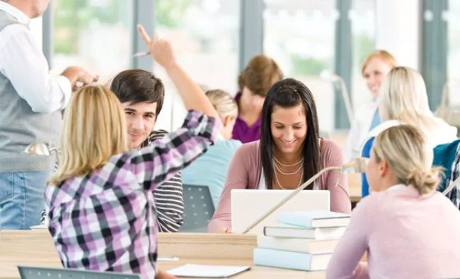Elevii și studenții pot obține un job de vară: Locuri de muncă disponibile în toată țara