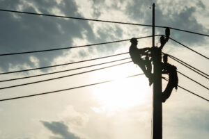 Comandamentul energetic naţional, convocat de Sebastian Burduja. Avarii majore în două județe din România
