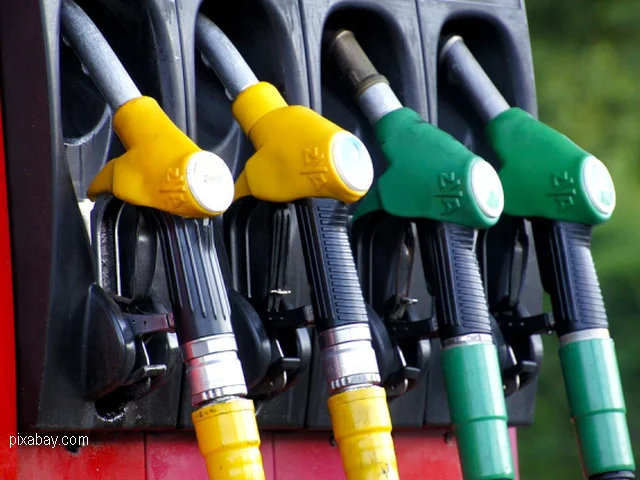 Vești bune la pompă. Carburanții continuă să se ieftinească