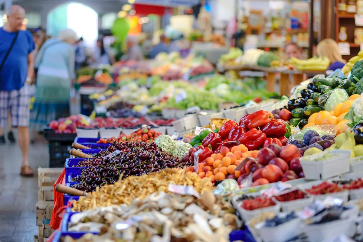 Produsele alimentare se scumpesc accelerat în Republica Moldova: Inflația a ajuns la 7,8%