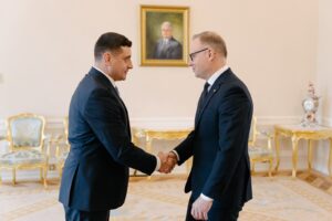 De ce nu merge la dezbateri TV. George Simion, strategie electorală pe plan internațional.