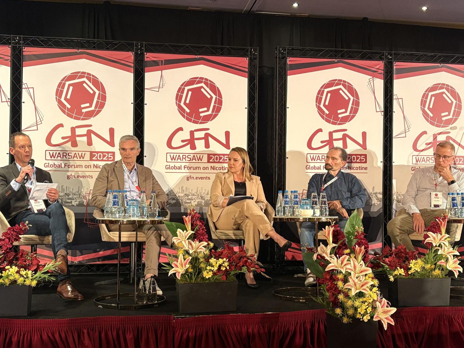 Reducerea riscurilor asociate fumatului, în plin plan la ediția din acest an a Forumului Global al Nicotinei