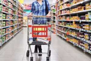 Problemele moldovenilor în 2025: prețuri mari, venituri mici și lipsă de încredere în instituții