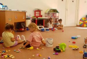 Grădinițele din Moldova îi învață pe copii să-și exprime emoțiile. Un nou program educațional, sprijinit de UNICEF