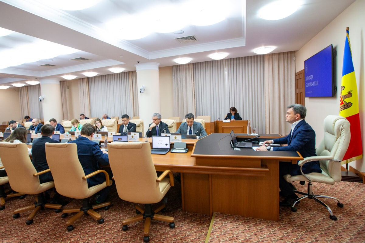 Scut pentru demnitari, retras la presiunea publică: MAI renunță la prevederea controversată privind armele