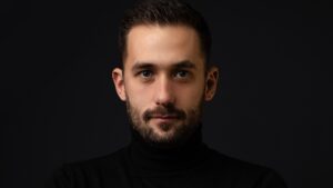 Sfaturi pentru românii care vor să înmulțească banii. Cum procedează un expert în finanțe