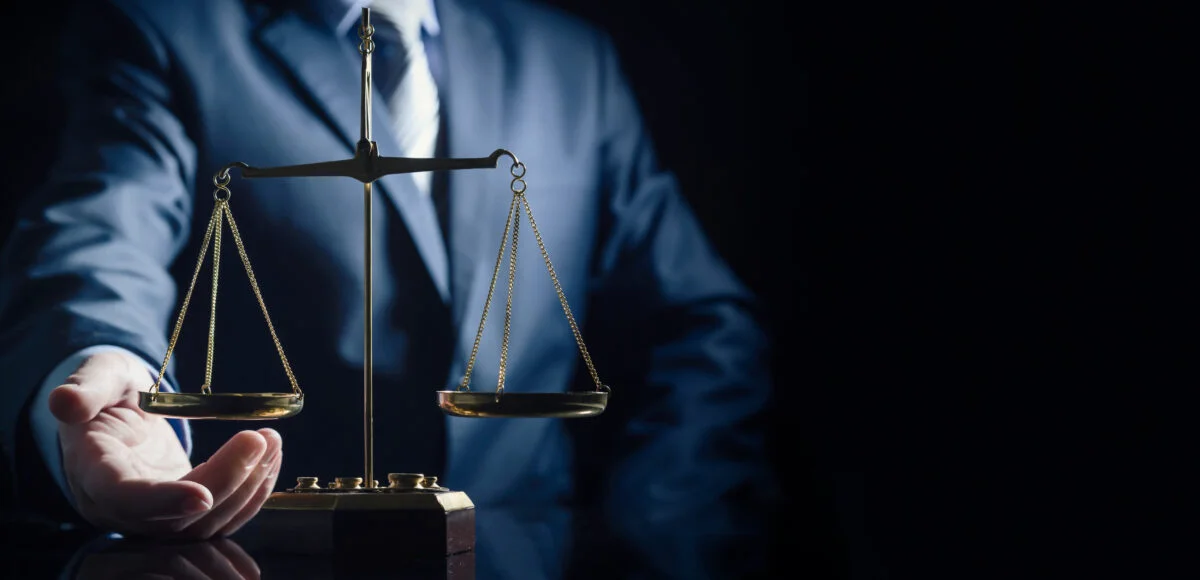 Un avocat, reținut pentru trafic de influență. DNA l-a prins în flagrant