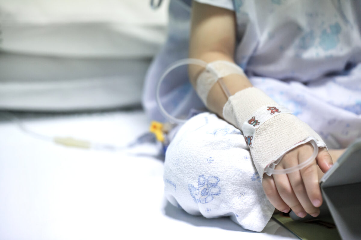 Boala de la grădiniță. Un adult și 12 copii, la spital cu toxiinfecţie alimentară