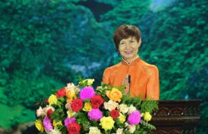 Simona Mirela Miculescu, un simbol al excelenței diplomatice și al leadershipului feminin, premiată la Gala Capital 2025