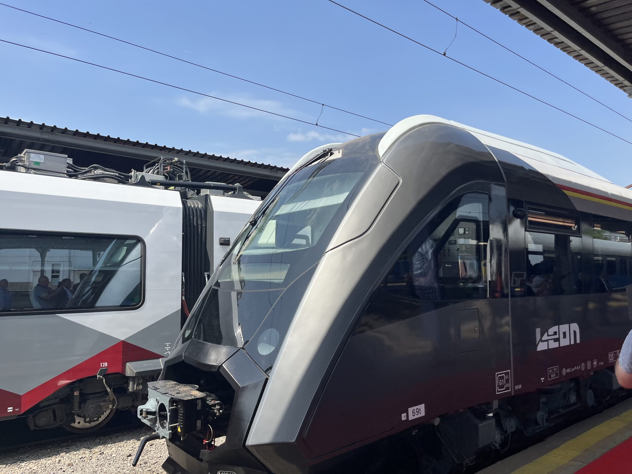 Grampet Group lansează trenul Leon, fabricat în România