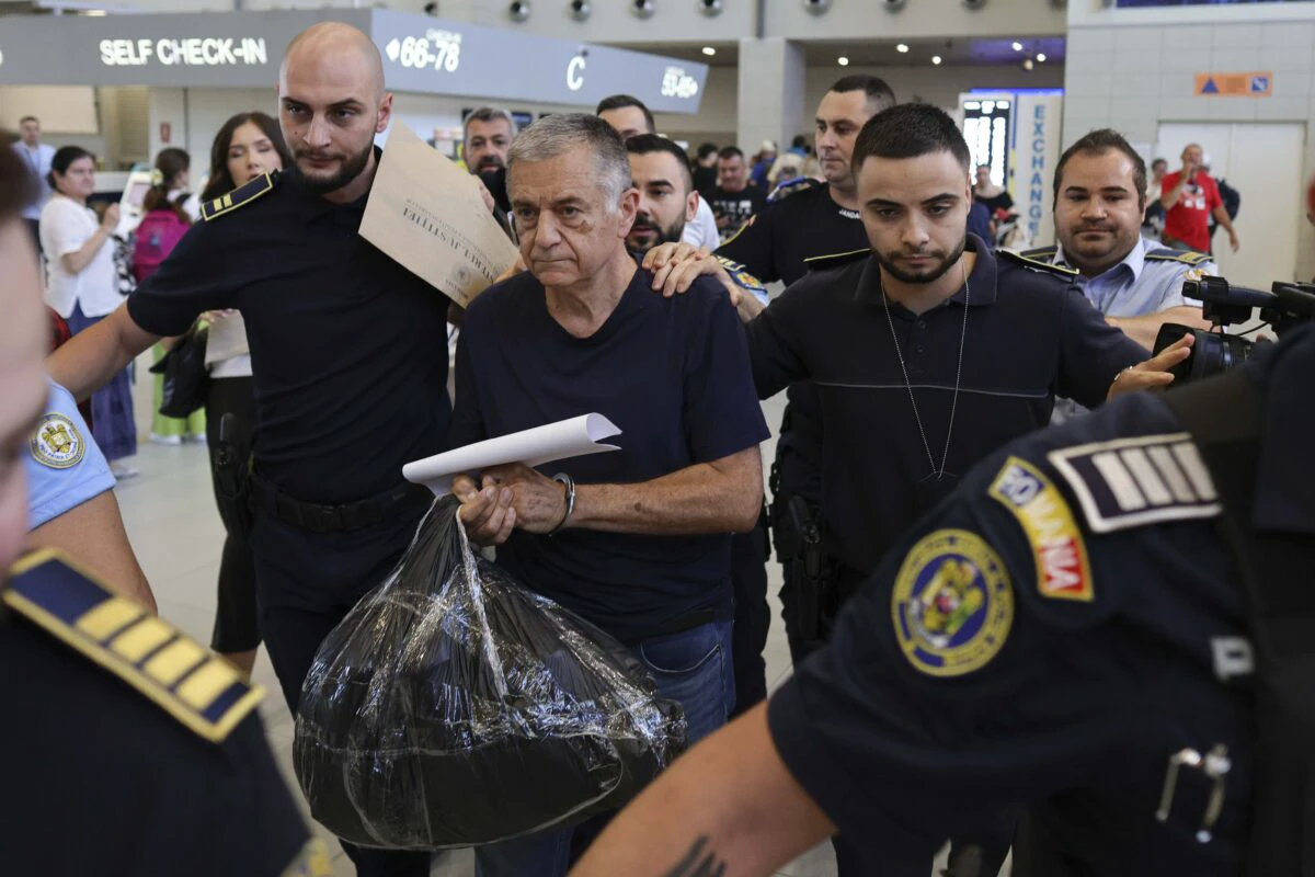 Cumnatul lui Mircea Geoană și fostul ministru Sebastian Vlădescu, eliberați din închisoare