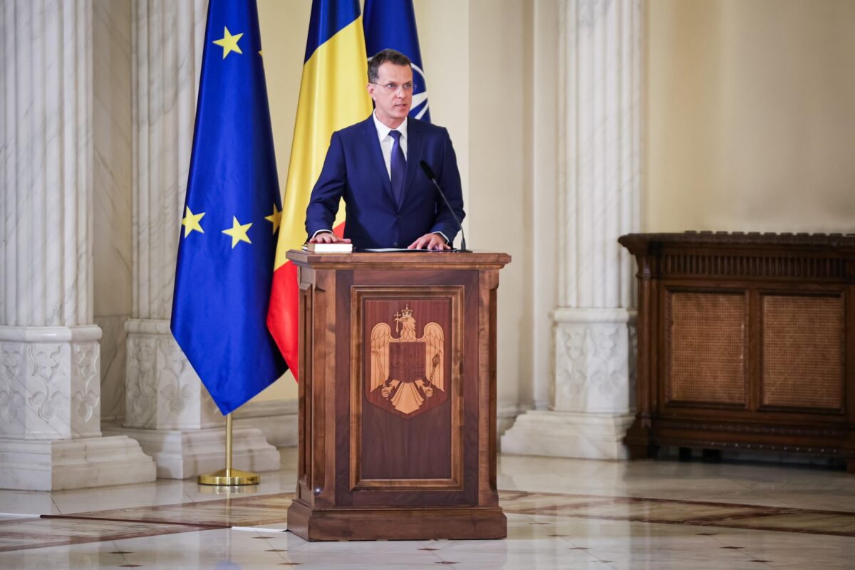 România îi vrea pe tineri la Armată. Anunțul noului ministru