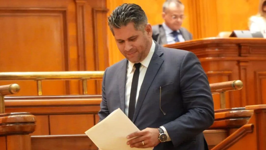 Alin Udriște, fost deputat PNL, prins de șase ori la volan fără permis, trimis în judecată
