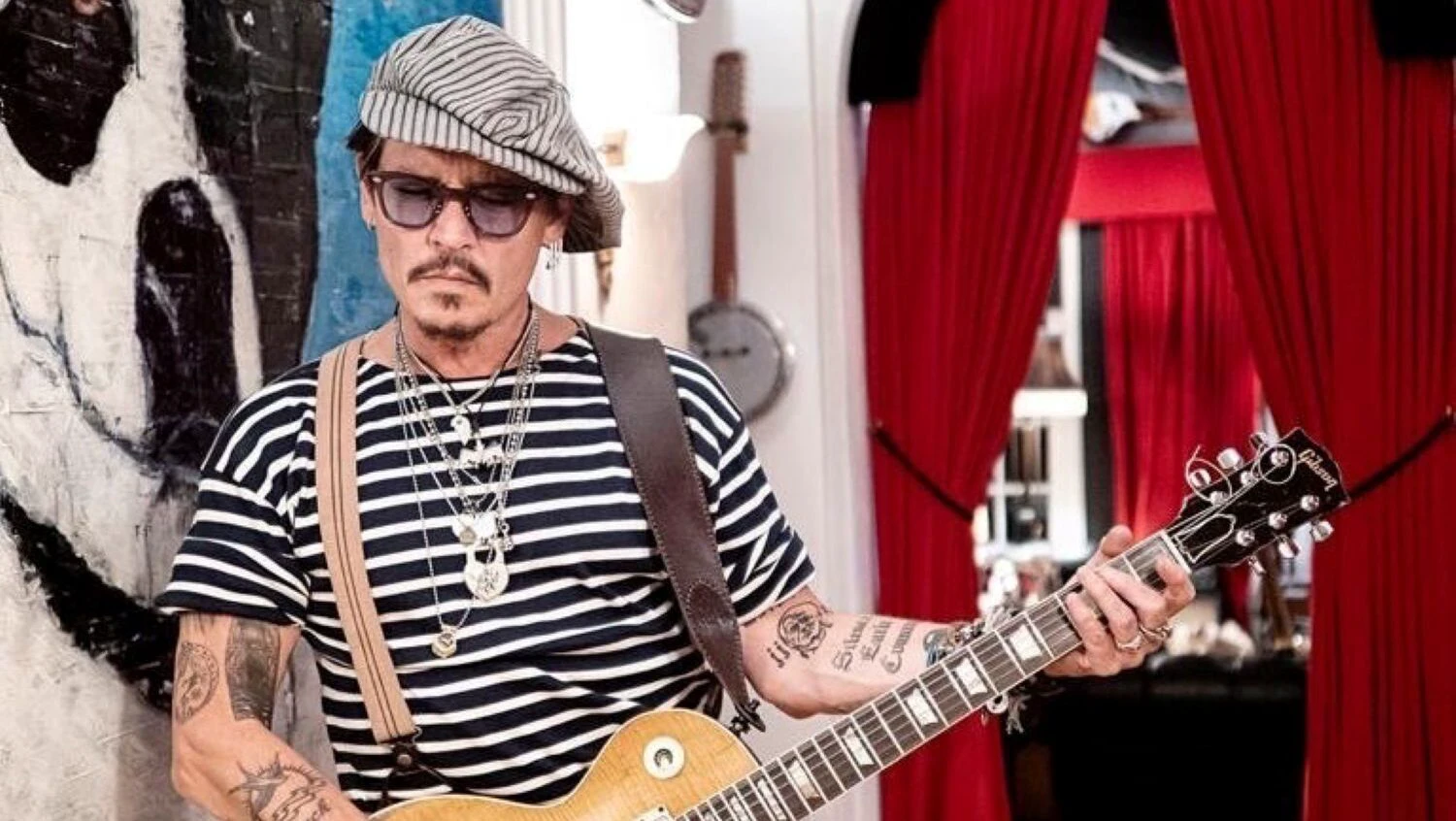 Johnny Depp revine pe marile ecrane. În negocieri pentru rolul lui Ebenezer Scrooge în noul film „A Christmas Carol”