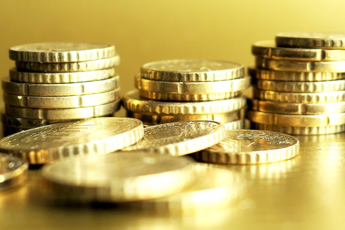 Schimbări pe piața valutară. Moneda care amenință dominația dolarului
