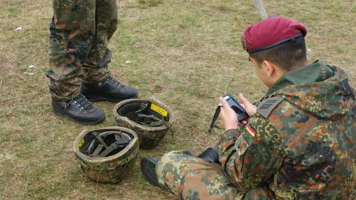 Serviciul militar obligatoriu: Voluntariatul nu este suficient