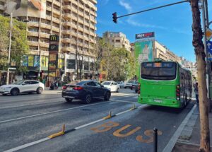 Capcană pentru șoferii care folosesc benzile unice. Spionii vor fi în trafic