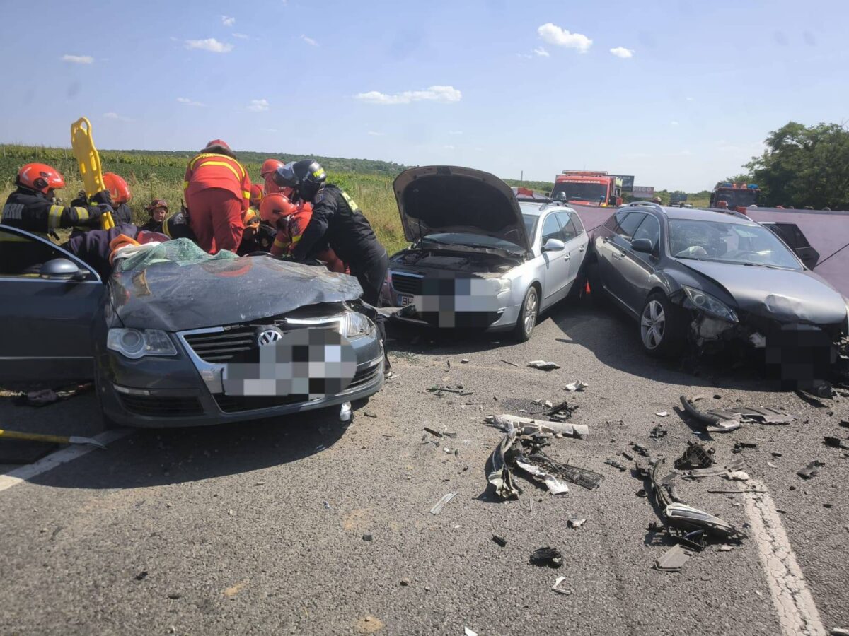 Grav accident între Oradea și Biharia. Nouă oameni, implicați