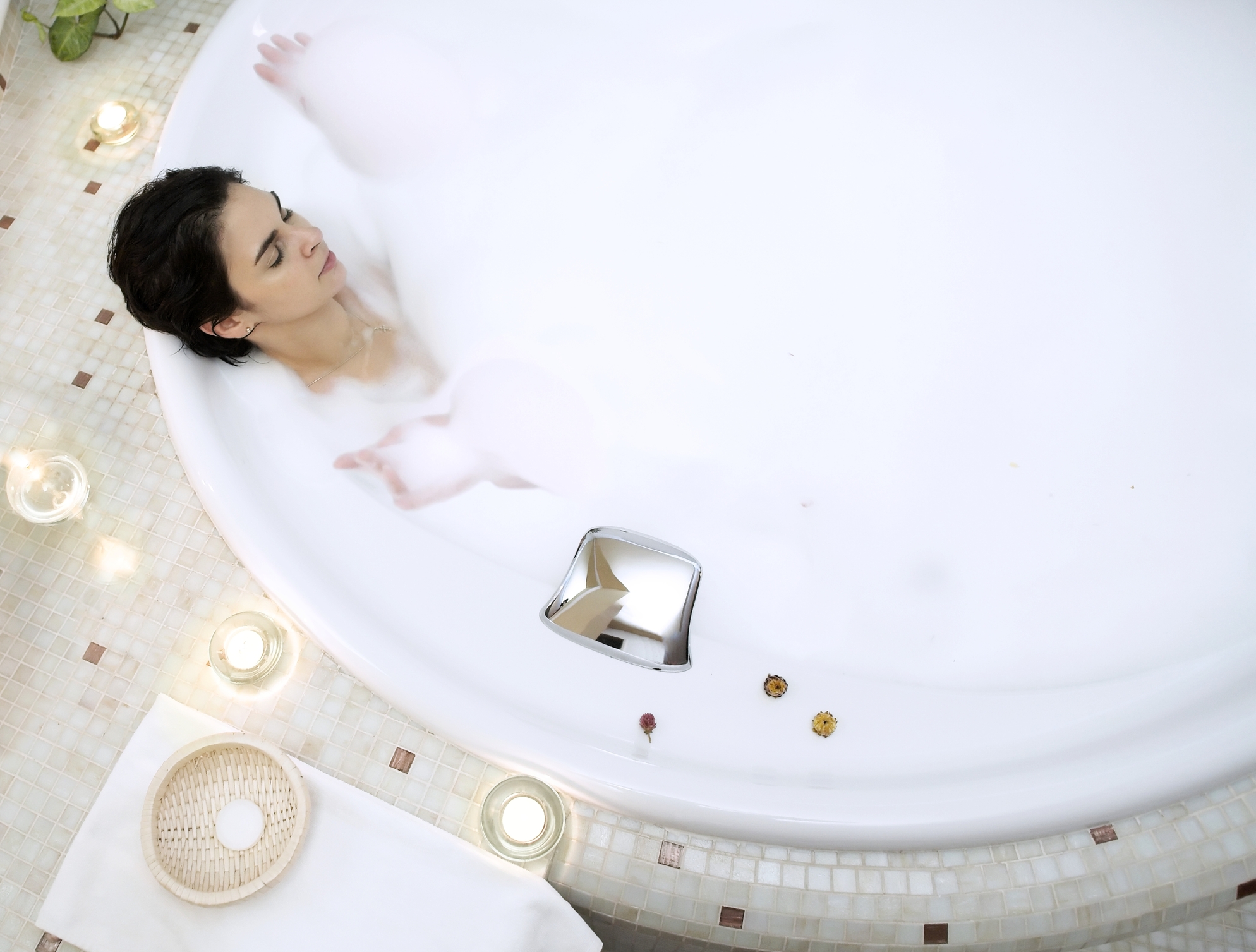 Baia în cadă, mai bună pentru sănătate decât sauna