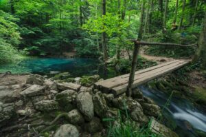 Locul unic în lume, unde diavolul a fost păcălit de un cioban, se află în România