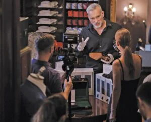 Vicecampionul mondial în designul pantofilor de lux, ambasadorul României la Osaka