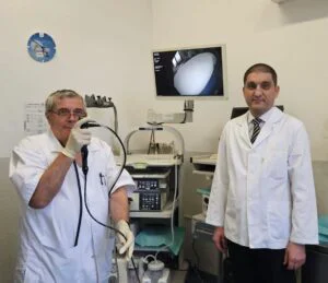 Caz rar. Medicii au scos un os de mari dimensiuni din plămânii unui bărbat