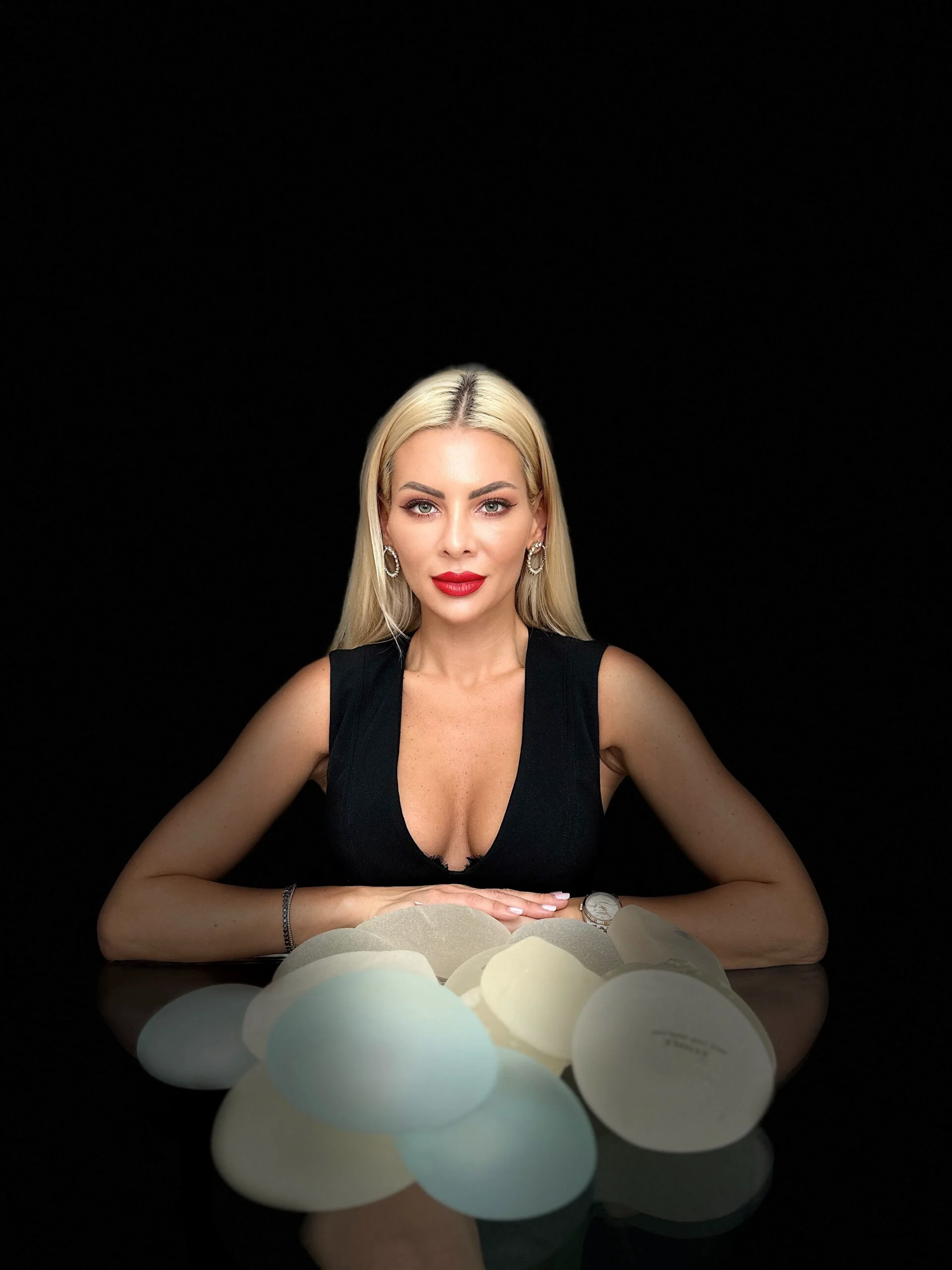 Alexandra Filip este un cunoscut medic chirurg estetician și o femeie de afaceri importantă în domeniu. Ea a deschis Beauty Concept Clinic, din Cluj, în anul 2020, business despre care spune că este cel mai mare succes al carierei sale. (sursă foto: arhiva companiei)