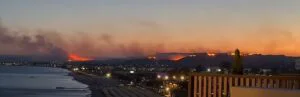 Chios în stare de urgență. Zeci de pompieri luptă cu un val de incendii devastatoare