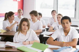 Ministrul Educației a aprobat noile planuri-cadru pentru învățământul liceal