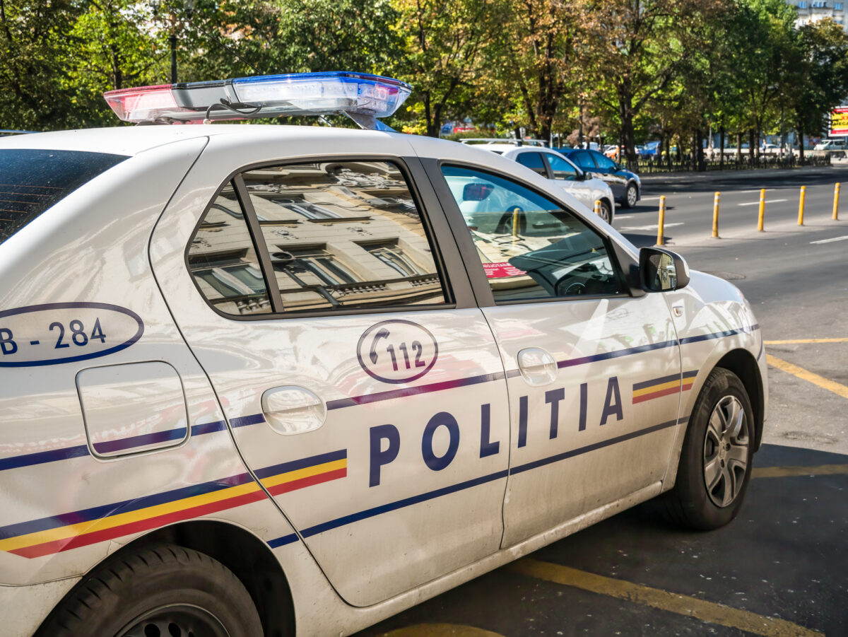Polițiști, sancționați disciplinar. Au îndrăznit să urmărească un șofer drogat