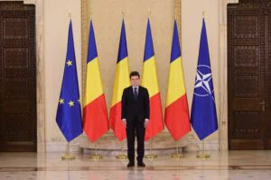 Nicușor Dan a zburat la summitul NATO de la Haga cu avionul militar C-27J Spartan