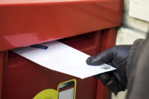O platformă de retail din China, subiect de discuții între Camera Economiei Digitale și Poșta din Polonia