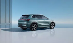 Test drive cu noul Geely EX5. De pe șoselele din București, direct spre viitor