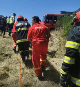 Sătmărean, victima unui accident teribil. Încarcerat sub tractorul care s-a răsturnat