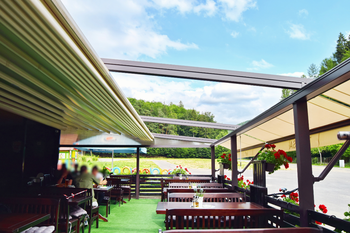 Transformați terasele cu o reducere de 10% la Pergole retractabile Flat