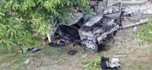 Tragedie la Drochia. Doi bărbați au murit după ce automobilul lor s-a izbit de un transformator electric
