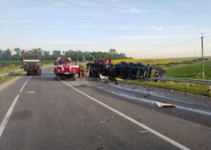 Coliziune frontală între două camioane în raionul Edineț. Un mort și un rănit