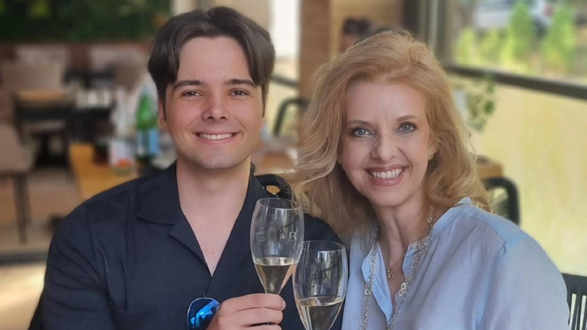 Bianca Brad, mândră de fiul ei: a împlinit 20 de ani și studiază la Universitatea din Bologna