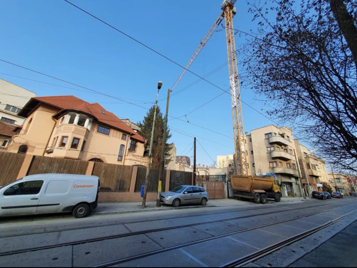 Retrocedări în lanț. Mii de imobile confiscate de comuniști se vor întoarce la proprietarii de drept