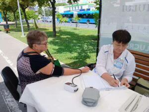 Canicula din Chișinău activează planul de urgență. Au fost instalate corturi cu apă, triaj și verificări în piețe