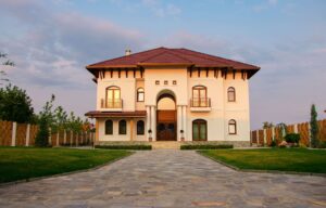 Conacul Olarilor: Lecția de identitate din inima Gorjului care atrage turiști prin simboluri, tradiție și rafinament