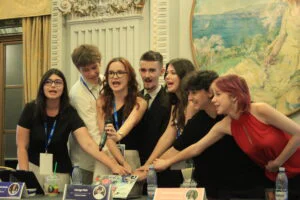 Un licean român aduce dezbaterile ONU la București: Conferință internațională deschisă tuturor tinerilor - indiferent de abilități